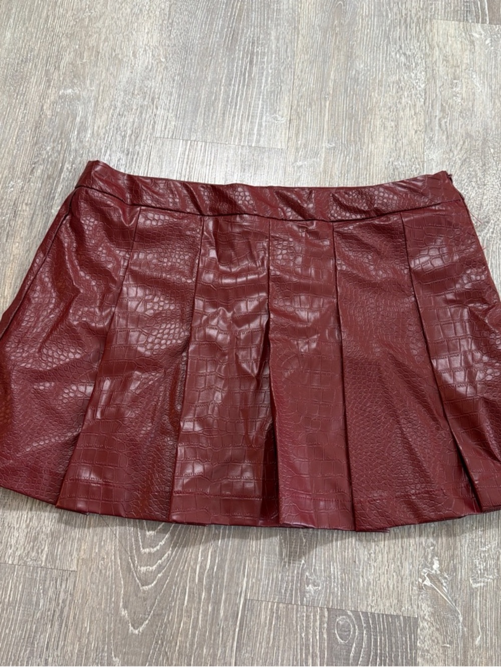 SHEIN Burgundy Faux Leather Pleated Mini Skirt
